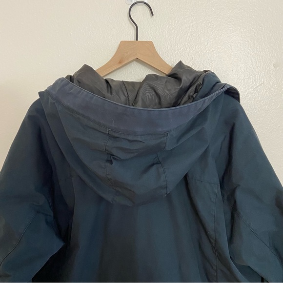 FJALLRAVEN Barents Parka - Men’s Large - Navy Blue - Picture 16 of 16